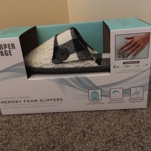SHARPER IMAGE Slippers NEW  Never worn